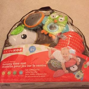 BNWT Skip Hop Tummy Time Mat